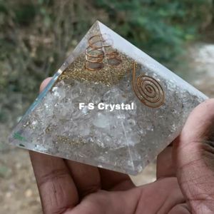 Pyramide d'orgone en Quartz clair, vente en gros, pyramide d'orgone de meilleure qualité, acheter chez F S CRYSTAL - Product Image 1