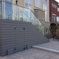 Noir garde-corps en verre avec poteau en acier noir de balcon en verre trempé