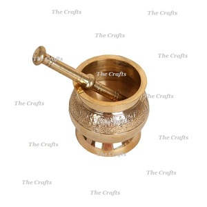 Juego de Mortero y Maja de Metal Dorado con Diseño Repujado, Utensilios de Cocina de Calidad Exclusiva, Juego de Okhli y Musal - Product Image 1