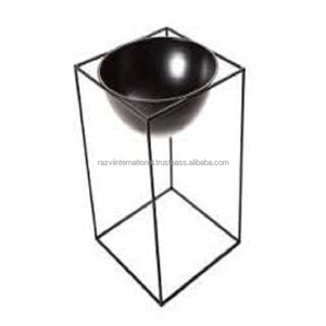 Jardinière d'intérieur en métal et fer, forme de seau, couleur bleu ciel, design simple et moderne, finition émaillée écologique - Product Image 4