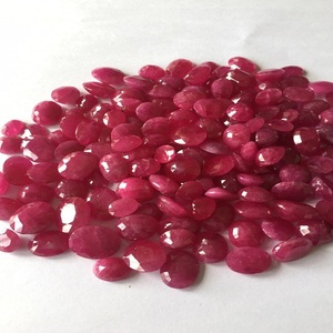 Pierre précieuse en vrac de rubis naturel ovale coupé rouge avec certificat IGI - Product Image 3