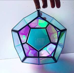 Terrario Dicroico Colgante Pentagonal Reciclado - Gran Felicidad Hecha a Mano - Product Image 1