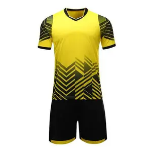 Men Soccer Uniform Kit Set Custom Polyester Sublimation Respirável secagem rápida Uniformes Soccer Football Uniforme de futebol barato.