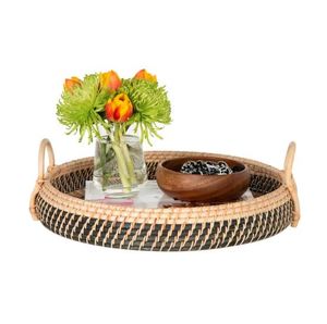 Bandeja para servir de ratán hecha a mano en diseño tejido natural con elegantes asas de madera, perfecta para una elegante decoración del hogar y la cocina - Product Image 2
