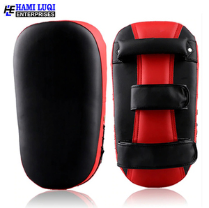 Coup de pied de boxe avec bordure jaune, sécurité pour la formation - Product Image 2