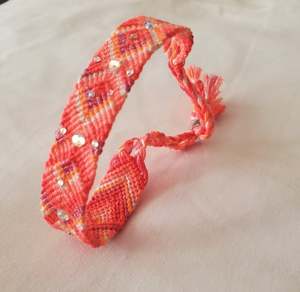 สร้อยข้อมือมิตรภาพคุณภาพพรีเมียมประดับคริสตัล - Product Image 1