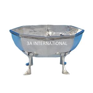 Tazón Decorativo de Metal para Decoración de Mesa en Restaurantes y Hoteles de Lujo, Diseño Elegante, Tazón Aislado para Ensaladas o Frutas - Product Image 1