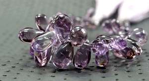 หินอะเมทิสต์สีชมพูธรรมชาติทรงหยดน้ำเรียบเนียน ขนาด 7.5 นิ้ว สำหรับทำเครื่องประดับ - Product Image 2