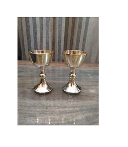 FINITION EN LAITON CUIVRE CALICE ET PATEN ÉGLISE FOURNITURES par Brassworld Inde - Product Image 1
