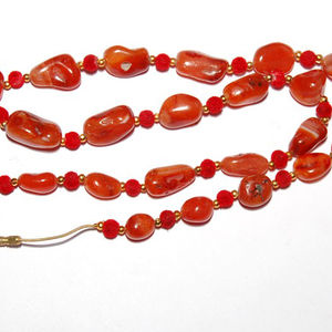 Collar Coleccionable de Arte Popular Indio con Gema de Ágata Tallada en Forma Rectangular de Akik en Venta - Product Image 1