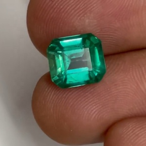 มรกตตัดคุณภาพดีแซมเบียมรกตที่ไม่ได้รับการรักษา3.90 Cts วัสดุอัญมณีธรรมชาติ100% สีเขียวสดใส Cts 3.95 - Product Image 2