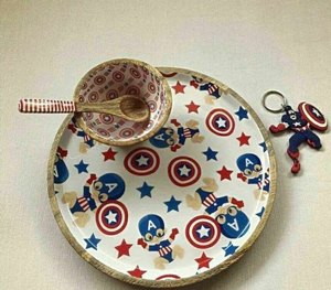 Plato de Madera Personalizado con Dibujos Animados Impresos para Niños |   Vajilla Redonda Minimalista de 20x20cm, Segura y Ecológica - Product Image 2