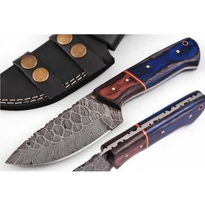 Cuchillo de hoja fija de acero de Damasco personalizado hecho a mano para caza y acampada con mango de madera dura compatible con OEM - Product Image 2