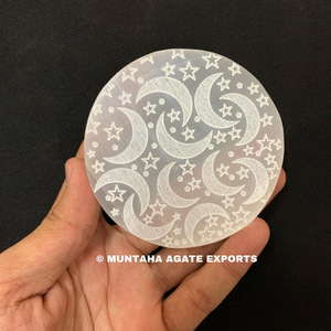 Mandala แผ่นชาร์จเซเลไนท์แกะสลักลายฮวงจุ้ยคริสตัลทรงเรขาคณิตอันศักดิ์สิทธิ์เครื่องชาร์จเซเลไนต์ทรงเรขาคณิตแบบตะแกรงศักดิ์สิทธิ์ - Product Image 6