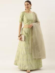 Designer Lehenga Choli pour Dames Filles Superbe Zari Feuille Aada Robe en Tissu de Soie Slub pour les Fonctions de Mariage Occasions de Fête - Product Image 4