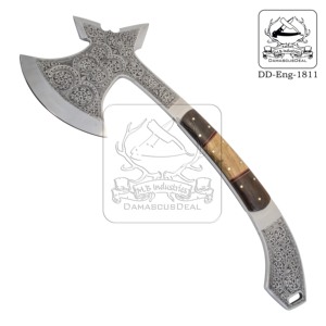 Hacha Táctica Personalizada con Cabeza de Pico, Diseño Grabado a Mano, Acero Inoxidable, Mango de Madera de Palisandro y Olivo para Uso de Supervivencia - Product Image 1