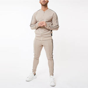 Chándal con estampado de farol en 3D personalizado de dos piezas con cuello redondo y manga larga con ribete acanalado y cintura elástica, chándal transpirable Challenger, pantalones de chándal acampanados y Sudadera con capucha para hombre - Product Image 1