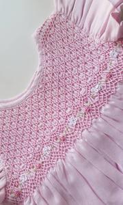 Vestido de bebé suave y cómodo con estampado floral para ocasiones especiales y uso diario - Product Image 5