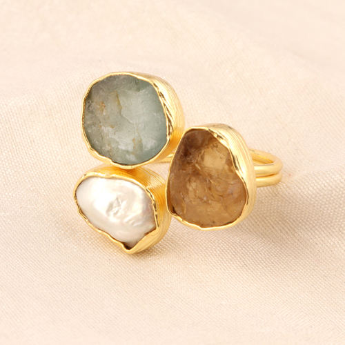 สีน้ำเหลือง &amp; ขาว