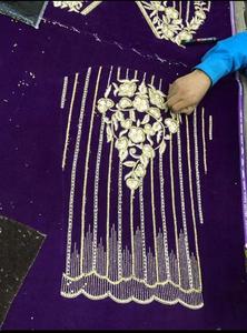 Robe de soirée élégante violette lourde brodée Robe de mariage et de soirée de créateur - Product Image 4