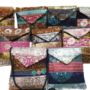 Pochette de soirée de luxe tendance pour femme, avec motif floral en strass et chaîne, capacité jusqu'à 1L, vente en gros - Product Image 3