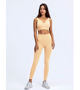 Sujetador deportivo y mallas sin costuras para mujer, ropa activa de la mejor calidad con diseño personalizado y estampado - Product Image 5