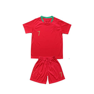 Conjuntos de camisetas de fútbol personalizadas OEM para hombre, venta al por mayor, precio al por mayor, Impresión de logotipo de gel de silicona, uniforme de fútbol en stock económico - Product Image 3