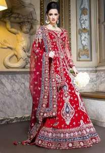 Lehenga rouge traditionnel avec haut brodé lourd robe de mariage et de fête pour les femmes tenue de mode ethnique 2025 - Product Image 2