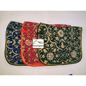 Cojín de sillín de caballo de salto inglés personalizable al por mayor del fabricante Forro de polialgodón en muchos colores - Product Image 1