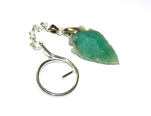 Porte-clés de flèches vertes en Onyx, pièces, vente en gros - Product Image 1
