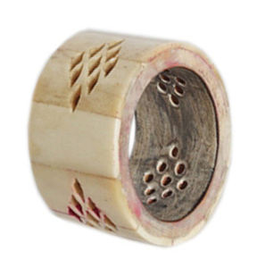 Anillos de Servilleta Modernos Hechos a Mano en Plástico Beige y Negro de 5x6cm, Ecológicos, para Decoración de Bodas y Fiestas, Disponibles en Stock - Product Image 4