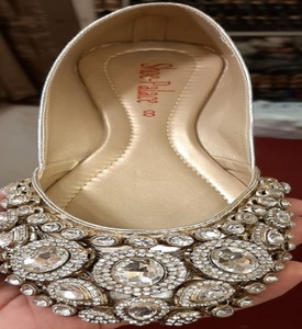 Zapatos Khussa con cuentas elegantes para mujer, moda plana Punjabi Pakistani Khussa para la temporada de primavera - Product Image 6