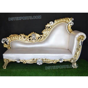 โซฟาแต่งงานสุดหรู สีขาวทองสไตล์อิตาลี ออกแบบโดยดีไซเนอร์ สำหรับงานแต่งงาน โซฟาทรงยาวแบบราชวงศ์ แกะสลักอย่างมีสไตล์ สำหรับตกแต่งงานอีเว้นท์ในออสเตรเลีย - Product Image 1