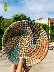 Décoration d'intérieur de style vintage Tenture murale en jonc de mer avec ficelle en plastique Boîte de table en rotin de nouveau design pour la chambre en vente - Product Image 4