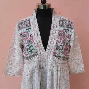 Vestido de tela estampado de bloque de mano de algodón de alta calidad con cuello en V diseño bordado bolsillo Maxi vestido estándar Festival ropa de mujer - Product Image 1