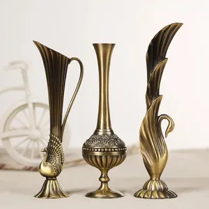 Europe Retro Metal Vase for room and home decoration and metal handicrafts item a metal decorative vase