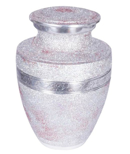 Urne de crémation noire pour cendres humaines avec urne funéraire gravée fabriquée à la main avec des finitions élégantes Urne de crémation américaine - Product Image 6