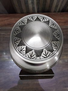 Hojas de aluminio grabadas para adultos, urna de cremación, suministros funerarios, Brassworld, India - Product Image 3