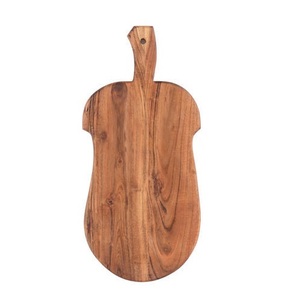 Tabla de Cortar de Madera de Diseño, Excelente Calidad, Hecha a Mano, Bloque de Cortar de Diseño Clásico, Elegante y Sofisticado - Product Image 1
