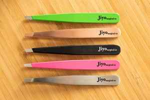 Pinzas de cejas personalizadas de acero inoxidable ofrecen diferentes colores/Mini pinzas cosméticas inclinadas instrumento de belleza - Product Image 5