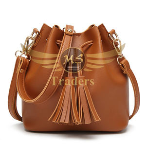 Fabricación nuevo 2023 bolso de cubo de Color marrón sólido de moda bolso de mano barato transpirable con cordón negro de cuero para mujer - Product Image 1