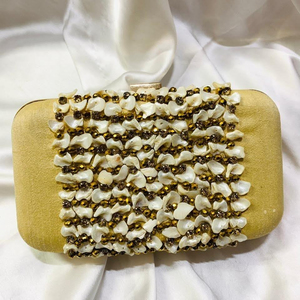Pochette de soirée ornée de perles, sac à main de fête scintillant avec rabat - Product Image 1