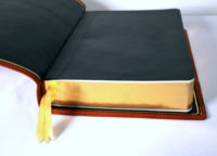 Proveedor Directo de Fábrica, Biblia de Tapa Dura Impresa Personalizada, Impresión Digital, Papel Offset, Grabado de Alta Calidad, Colores y Logotipo Personalizados