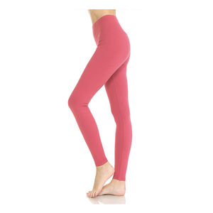 Vente en gros Ensemble de vêtements de sport taille haute pour femmes Leggings noirs à la mode et soutien-gorge de sport conçus pour l'entraînement et la performance - Product Image 1