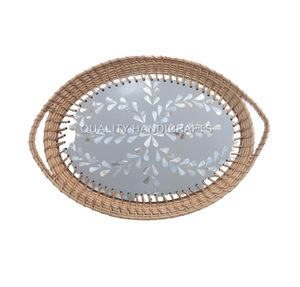 Plateau de service ovale en bois d'acacia et rotin, best-seller, avec poignées, design en incrustation de mop, utilisation en hôtel et restaurant, artisanat de qualité - Product Image 4