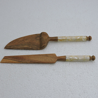 Lot de 2 couteaux décoratifs pour desserts, faits à la main, avec manche en écorce d'acacia, écologiques, et moules en silicone pour résine époxy – Vente en gros