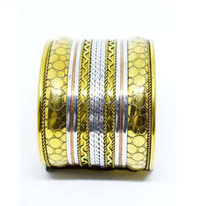 1950 bijoux en laiton tribaux anciens Zambie Surfaces texturées bracelet en métal en laiton pour les femmes commerce mode indien géométriquement - Product Image 1