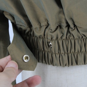 Qiuchen-Qc20030 Miễn Phí Vận Chuyển <span class=keywords><strong>S</strong></span>ẵn <span class=keywords><strong>S</strong></span>àng Để Tàu Bất Cừu Lông Lót Màu Đỏ Fox Cổ Áo Lông Thú Mui Xe Ngắn Parka Áo Khoác Lông Thú - Product Image 4