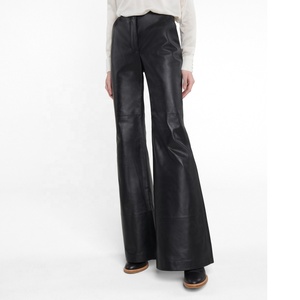 Mujer Darkness high-rise acampanado pantalones de cuero - Product Image 3