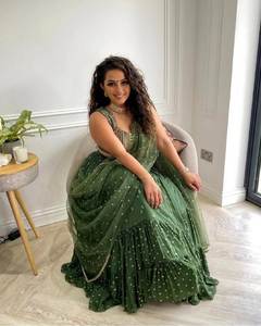 ชุดเจ้าสาวผ้าจอร์เจตต์งานปักหนักแบบใหม่ พร้อมผ้าคลุมไหล่ - Product Image 3